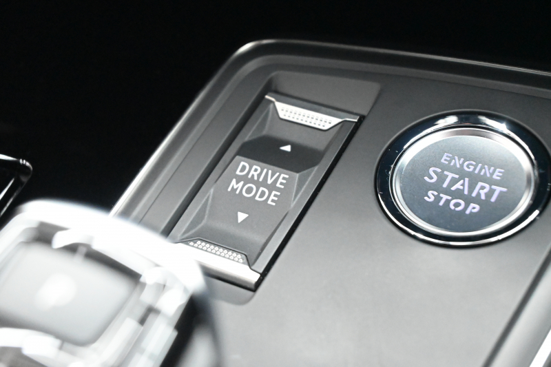 プジョー 508 GT ﾌﾞﾙｰHDi ﾌﾟﾚﾐｱﾑﾚｻﾞｰｴﾃﾞｨｼｮﾝ　特別仕様車 ﾌﾞﾗｯｸﾅｯﾊﾟﾚｻﾞｰ 専用19ｲﾝﾁAW ACC BSM 赤革 ﾊﾟﾉﾗﾏSR 純正ﾅﾋﾞ 360ｶﾒﾗ ﾅｲﾄﾋﾞｼﾞｮﾝ FOCALｽﾋﾟｰｶｰ 　2年保証付