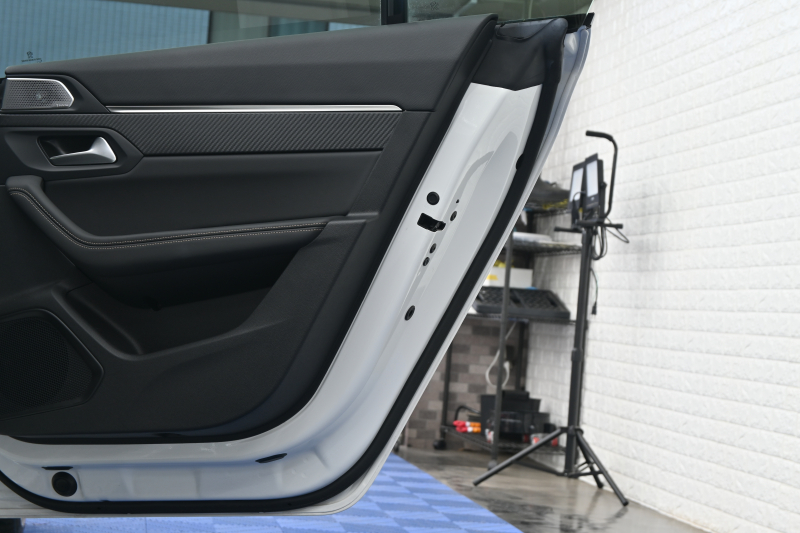 プジョー 508 GT ﾌﾞﾙｰHDi ﾌﾟﾚﾐｱﾑﾚｻﾞｰｴﾃﾞｨｼｮﾝ　特別仕様車 ﾌﾞﾗｯｸﾅｯﾊﾟﾚｻﾞｰ 専用19ｲﾝﾁAW ACC BSM 赤革 ﾊﾟﾉﾗﾏSR 純正ﾅﾋﾞ 360ｶﾒﾗ ﾅｲﾄﾋﾞｼﾞｮﾝ FOCALｽﾋﾟｰｶｰ 　2年保証付