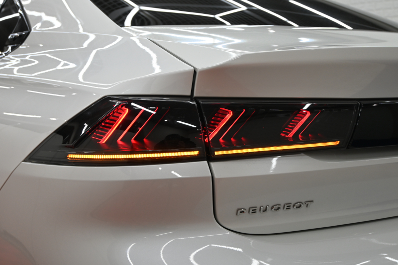 プジョー 508 GT ﾌﾞﾙｰHDi ﾌﾟﾚﾐｱﾑﾚｻﾞｰｴﾃﾞｨｼｮﾝ　特別仕様車 ﾌﾞﾗｯｸﾅｯﾊﾟﾚｻﾞｰ 専用19ｲﾝﾁAW ACC BSM 赤革 ﾊﾟﾉﾗﾏSR 純正ﾅﾋﾞ 360ｶﾒﾗ ﾅｲﾄﾋﾞｼﾞｮﾝ FOCALｽﾋﾟｰｶｰ 　2年保証付