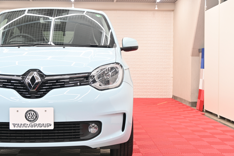 ルノー トゥインゴ ｲﾝﾃﾝｽ　1ｵﾅ ECO機能 ｸﾙｺﾝ LDW 黒×白ﾚｻﾞｰ調×ﾌｧﾌﾞﾘｯｸｼｰﾄ 純正ﾀｯﾁｽｸﾘｰﾝ Carplay Bｶﾒﾗ 16ｲﾝﾁｱﾛｲﾎｲｰﾙ ﾌﾞﾗﾝｲﾝﾃﾘｱ　2年保証付