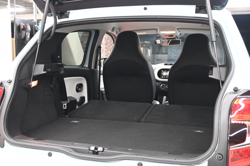 ルノー トゥインゴ ｲﾝﾃﾝｽ　1ｵﾅ ECO機能 ｸﾙｺﾝ LDW 黒×白ﾚｻﾞｰ調×ﾌｧﾌﾞﾘｯｸｼｰﾄ 純正ﾀｯﾁｽｸﾘｰﾝ Carplay Bｶﾒﾗ 16ｲﾝﾁｱﾛｲﾎｲｰﾙ ﾌﾞﾗﾝｲﾝﾃﾘｱ　2年保証付