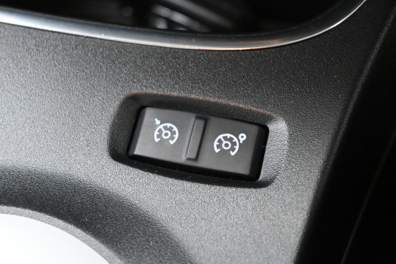 ルノー トゥインゴ ｲﾝﾃﾝｽ　1ｵﾅ ECO機能 ｸﾙｺﾝ LDW 黒×白ﾚｻﾞｰ調×ﾌｧﾌﾞﾘｯｸｼｰﾄ 純正ﾀｯﾁｽｸﾘｰﾝ Carplay Bｶﾒﾗ 16ｲﾝﾁｱﾛｲﾎｲｰﾙ ﾌﾞﾗﾝｲﾝﾃﾘｱ　2年保証付