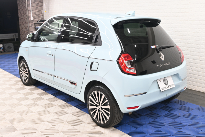 ルノー トゥインゴ ｲﾝﾃﾝｽ　1ｵﾅ ECO機能 ｸﾙｺﾝ LDW 黒×白ﾚｻﾞｰ調×ﾌｧﾌﾞﾘｯｸｼｰﾄ 純正ﾀｯﾁｽｸﾘｰﾝ Carplay Bｶﾒﾗ 16ｲﾝﾁｱﾛｲﾎｲｰﾙ ﾌﾞﾗﾝｲﾝﾃﾘｱ　2年保証付