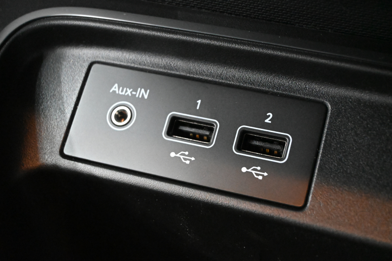 ルノー トゥインゴ ｲﾝﾃﾝｽ　1ｵﾅ ECO機能 ｸﾙｺﾝ LDW 黒×白ﾚｻﾞｰ調×ﾌｧﾌﾞﾘｯｸｼｰﾄ 純正ﾀｯﾁｽｸﾘｰﾝ Carplay Bｶﾒﾗ 16ｲﾝﾁｱﾛｲﾎｲｰﾙ ﾌﾞﾗﾝｲﾝﾃﾘｱ　2年保証付