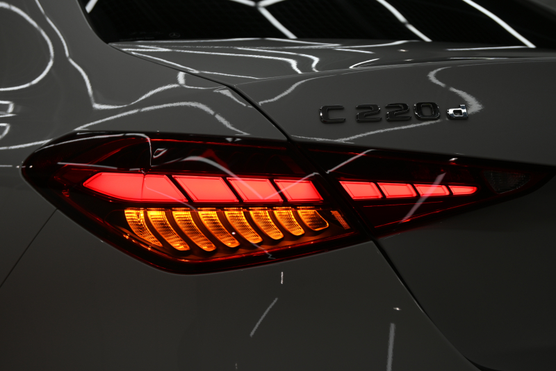 メルセデスベンツ Cクラス C220d AVG ﾍﾞｰｼｯｸ&ﾚｰﾀﾞｰｾｰﾌﾃｨP　1ｵﾅ ACC ﾘｱｱｸｽﾙ Pｽﾀ ECO  ﾊｰﾌ革 HDDﾅﾋﾞTV 360ｶﾒﾗ Carplay AMGｴｱﾛ&18ｲﾝﾁAW LEDﾗｲﾄ　新車保証付