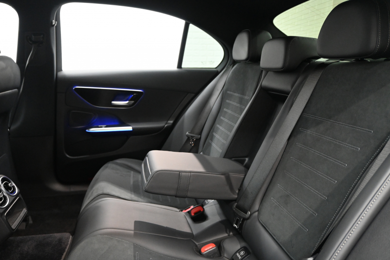 メルセデスベンツ Cクラス C200AVG AMGﾗｲﾝ&ﾍﾞｰｼｯｸP ﾚｰﾀﾞｰｾｰﾌﾃｨP 1ｵﾅ ﾊｰﾌ革 純正HDDﾅﾋﾞ Carplay BTｵｰﾃﾞｨｵ&TEL ﾜｲﾔﾚｽ充電器 ｱﾝﾋﾞｴﾝﾄﾗｲﾄ AMGｴｱﾛ&18ｲﾝﾁAW　新車保証付