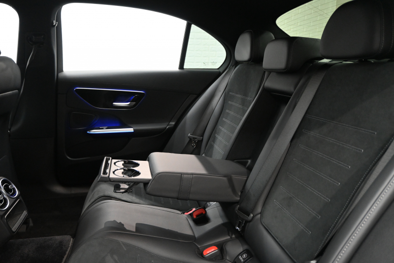 メルセデスベンツ Cクラス C200AVG AMGﾗｲﾝ&ﾍﾞｰｼｯｸP ﾚｰﾀﾞｰｾｰﾌﾃｨP 1ｵﾅ ﾊｰﾌ革 純正HDDﾅﾋﾞ Carplay BTｵｰﾃﾞｨｵ&TEL ﾜｲﾔﾚｽ充電器 ｱﾝﾋﾞｴﾝﾄﾗｲﾄ AMGｴｱﾛ&18ｲﾝﾁAW　新車保証付