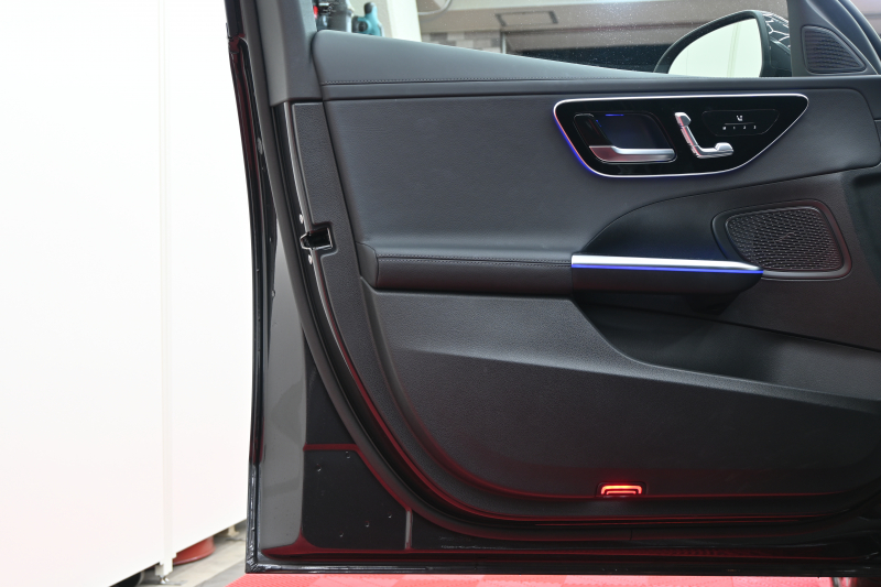 メルセデスベンツ Cクラス C200AVG AMGﾗｲﾝ&ﾍﾞｰｼｯｸP ﾚｰﾀﾞｰｾｰﾌﾃｨP 1ｵﾅ ﾊｰﾌ革 純正HDDﾅﾋﾞ Carplay BTｵｰﾃﾞｨｵ&TEL ﾜｲﾔﾚｽ充電器 ｱﾝﾋﾞｴﾝﾄﾗｲﾄ AMGｴｱﾛ&18ｲﾝﾁAW　新車保証付