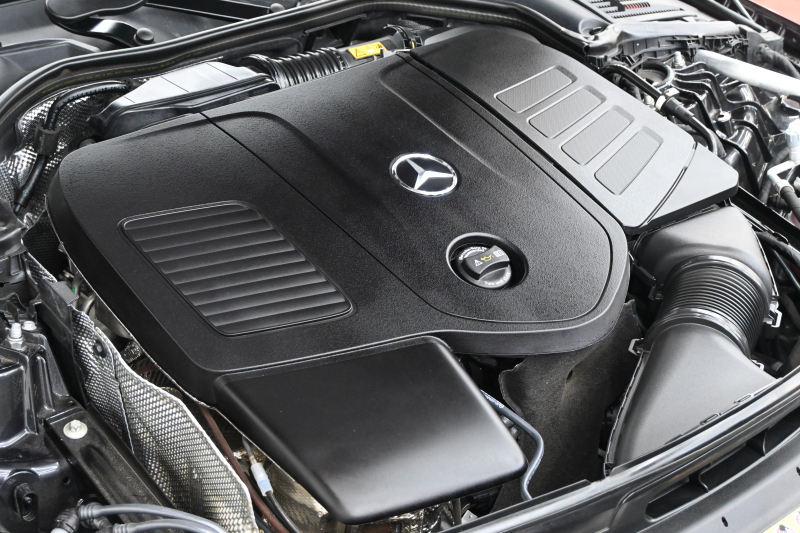 メルセデスベンツ Cクラス C200AVG AMGﾗｲﾝ&ﾍﾞｰｼｯｸP ﾚｰﾀﾞｰｾｰﾌﾃｨP 1ｵﾅ ﾊｰﾌ革 純正HDDﾅﾋﾞ Carplay BTｵｰﾃﾞｨｵ&TEL ﾜｲﾔﾚｽ充電器 ｱﾝﾋﾞｴﾝﾄﾗｲﾄ AMGｴｱﾛ&18ｲﾝﾁAW　新車保証付