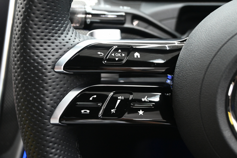 メルセデスベンツ Cクラス C200AVG AMGﾗｲﾝ&ﾍﾞｰｼｯｸP ﾚｰﾀﾞｰｾｰﾌﾃｨP 1ｵﾅ ﾊｰﾌ革 純正HDDﾅﾋﾞ Carplay BTｵｰﾃﾞｨｵ&TEL ﾜｲﾔﾚｽ充電器 ｱﾝﾋﾞｴﾝﾄﾗｲﾄ AMGｴｱﾛ&18ｲﾝﾁAW　新車保証付