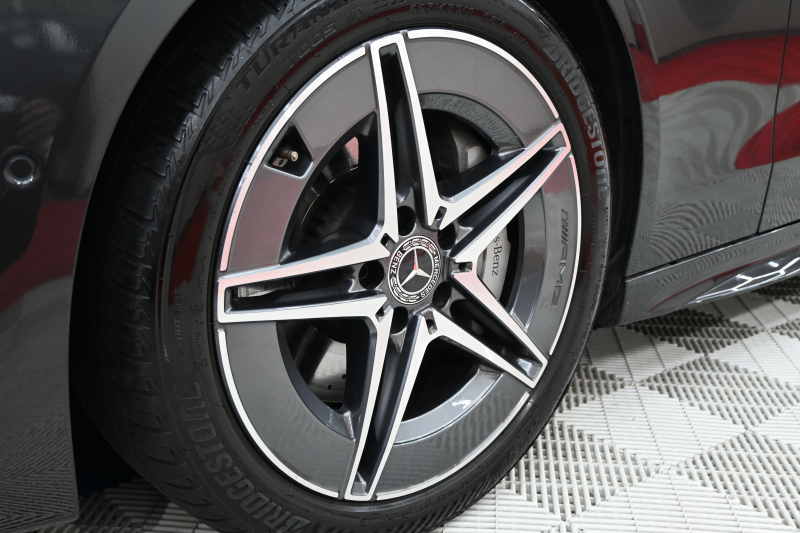 メルセデスベンツ Cクラス C200AVG AMGﾗｲﾝ&ﾍﾞｰｼｯｸP ﾚｰﾀﾞｰｾｰﾌﾃｨP 1ｵﾅ ﾊｰﾌ革 純正HDDﾅﾋﾞ Carplay BTｵｰﾃﾞｨｵ&TEL ﾜｲﾔﾚｽ充電器 ｱﾝﾋﾞｴﾝﾄﾗｲﾄ AMGｴｱﾛ&18ｲﾝﾁAW　新車保証付