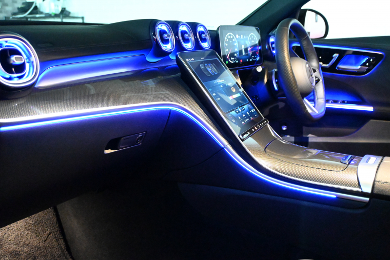 メルセデスベンツ Cクラス C200AVG AMGﾗｲﾝ&ﾍﾞｰｼｯｸP ﾚｰﾀﾞｰｾｰﾌﾃｨP 1ｵﾅ ﾊｰﾌ革 純正HDDﾅﾋﾞ Carplay BTｵｰﾃﾞｨｵ&TEL ﾜｲﾔﾚｽ充電器 ｱﾝﾋﾞｴﾝﾄﾗｲﾄ AMGｴｱﾛ&18ｲﾝﾁAW　新車保証付