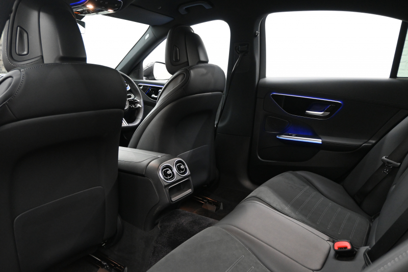 メルセデスベンツ Cクラス C200AVG AMGﾗｲﾝ&ﾍﾞｰｼｯｸP ﾚｰﾀﾞｰｾｰﾌﾃｨP 1ｵﾅ ﾊｰﾌ革 純正HDDﾅﾋﾞ Carplay BTｵｰﾃﾞｨｵ&TEL ﾜｲﾔﾚｽ充電器 ｱﾝﾋﾞｴﾝﾄﾗｲﾄ AMGｴｱﾛ&18ｲﾝﾁAW　新車保証付