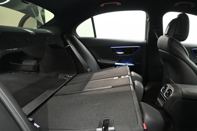 メルセデスベンツ Cクラス C200AVG AMGﾗｲﾝ&ﾍﾞｰｼｯｸP ﾚｰﾀﾞｰｾｰﾌﾃｨP 1ｵﾅ ﾊｰﾌ革 純正HDDﾅﾋﾞ Carplay BTｵｰﾃﾞｨｵ&TEL ﾜｲﾔﾚｽ充電器 ｱﾝﾋﾞｴﾝﾄﾗｲﾄ AMGｴｱﾛ&18ｲﾝﾁAW　新車保証付