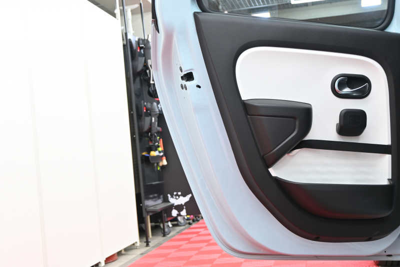 ルノー トゥインゴ ｲﾝﾃﾝｽ ｷｬﾝﾊﾞｽﾄｯﾌﾟ　 1ｵﾅ ﾚｻﾞｰ調×ﾌｧﾌﾞﾘｯｸｼｰﾄ ｼｰﾄﾋｰﾀｰ 純正ﾀｯﾁﾓﾆﾀｰ Bｶﾒﾗ Carplay 純正16ｲﾝﾁAW ﾛｰﾀﾞｳﾝ　2年保証付