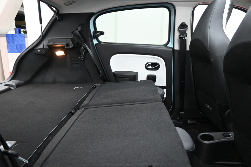 ルノー トゥインゴ ｲﾝﾃﾝｽ ｷｬﾝﾊﾞｽﾄｯﾌﾟ　 1ｵﾅ ﾚｻﾞｰ調×ﾌｧﾌﾞﾘｯｸｼｰﾄ ｼｰﾄﾋｰﾀｰ 純正ﾀｯﾁﾓﾆﾀｰ Bｶﾒﾗ Carplay 純正16ｲﾝﾁAW ﾛｰﾀﾞｳﾝ　2年保証付