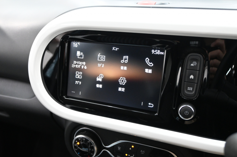 ルノー トゥインゴ ｲﾝﾃﾝｽ ｷｬﾝﾊﾞｽﾄｯﾌﾟ　 1ｵﾅ ﾚｻﾞｰ調×ﾌｧﾌﾞﾘｯｸｼｰﾄ ｼｰﾄﾋｰﾀｰ 純正ﾀｯﾁﾓﾆﾀｰ Bｶﾒﾗ Carplay 純正16ｲﾝﾁAW ﾛｰﾀﾞｳﾝ　2年保証付