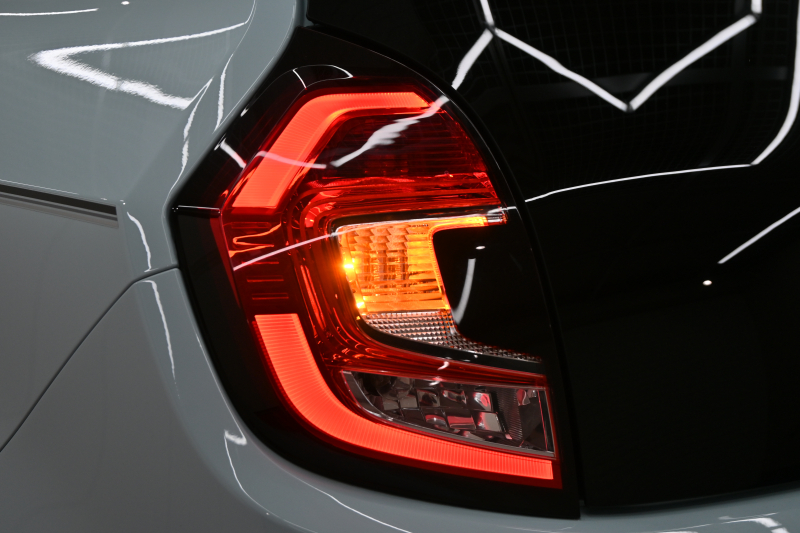 ルノー トゥインゴ ｲﾝﾃﾝｽ ｷｬﾝﾊﾞｽﾄｯﾌﾟ　 1ｵﾅ ﾚｻﾞｰ調×ﾌｧﾌﾞﾘｯｸｼｰﾄ ｼｰﾄﾋｰﾀｰ 純正ﾀｯﾁﾓﾆﾀｰ Bｶﾒﾗ Carplay 純正16ｲﾝﾁAW ﾛｰﾀﾞｳﾝ　2年保証付