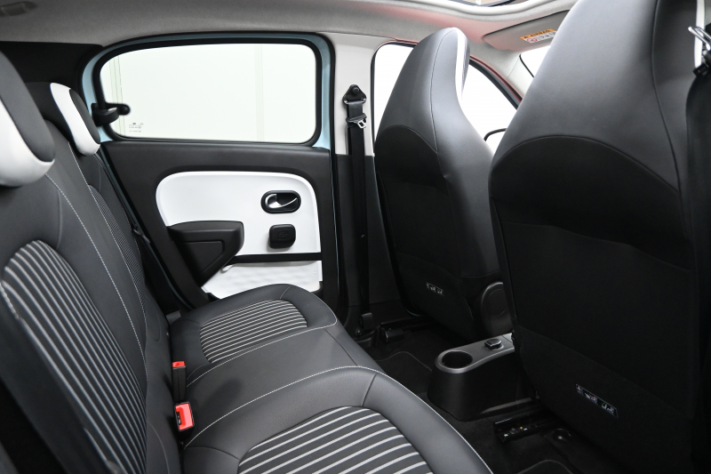 ルノー トゥインゴ ｲﾝﾃﾝｽ ｷｬﾝﾊﾞｽﾄｯﾌﾟ　 1ｵﾅ ﾚｻﾞｰ調×ﾌｧﾌﾞﾘｯｸｼｰﾄ ｼｰﾄﾋｰﾀｰ 純正ﾀｯﾁﾓﾆﾀｰ Bｶﾒﾗ Carplay 純正16ｲﾝﾁAW ﾛｰﾀﾞｳﾝ　2年保証付