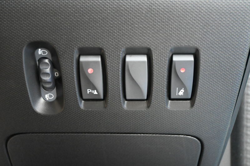 ルノー トゥインゴ ｲﾝﾃﾝｽ ｷｬﾝﾊﾞｽﾄｯﾌﾟ　 1ｵﾅ ﾚｻﾞｰ調×ﾌｧﾌﾞﾘｯｸｼｰﾄ ｼｰﾄﾋｰﾀｰ 純正ﾀｯﾁﾓﾆﾀｰ Bｶﾒﾗ Carplay 純正16ｲﾝﾁAW ﾛｰﾀﾞｳﾝ　2年保証付