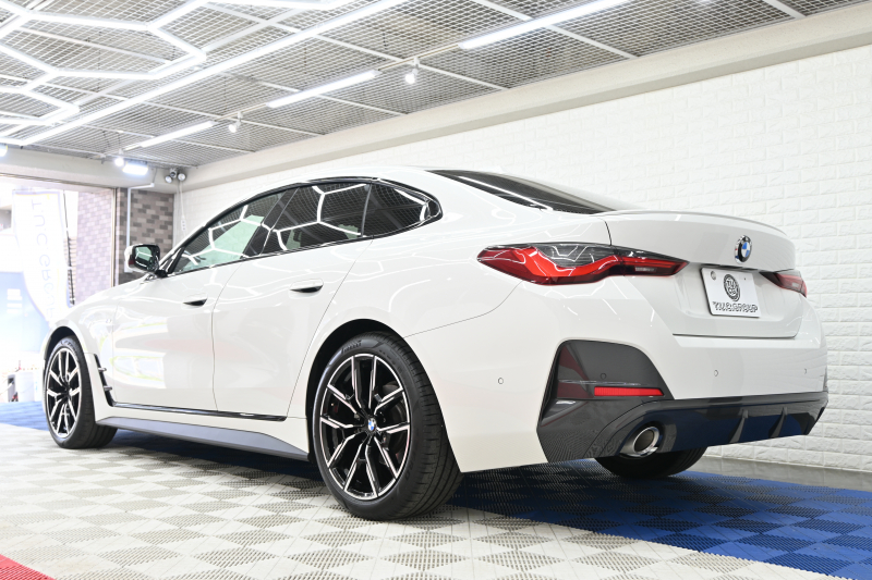 BMW 4シリーズ 420i ｸﾞﾗﾝｸｰﾍﾟ Mｽﾎﾟｰﾂ&ﾊｲﾗｲﾝP ｺﾝﾌｫｰﾄP　ﾄﾞﾗｲﾋﾞﾝｸﾞｱｼｽﾄﾌﾟﾛﾌｪｯｼｮﾅﾙ 黒革 BMWﾗｲﾌﾞｺｯｸﾋﾟｯﾄ ﾌﾙｾｸﾞ Mｴｱﾛ&19ｲﾝﾁAW LEDﾗｲﾄ harman/kardon　2年保証付