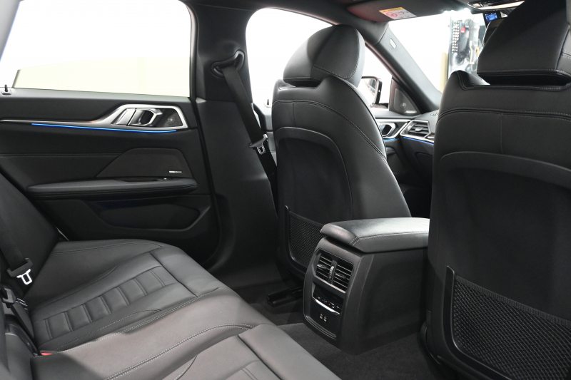 BMW 4シリーズ 420i ｸﾞﾗﾝｸｰﾍﾟ Mｽﾎﾟｰﾂ&ﾊｲﾗｲﾝP ｺﾝﾌｫｰﾄP　ﾄﾞﾗｲﾋﾞﾝｸﾞｱｼｽﾄﾌﾟﾛﾌｪｯｼｮﾅﾙ 黒革 BMWﾗｲﾌﾞｺｯｸﾋﾟｯﾄ ﾌﾙｾｸﾞ Mｴｱﾛ&19ｲﾝﾁAW LEDﾗｲﾄ harman/kardon　2年保証付