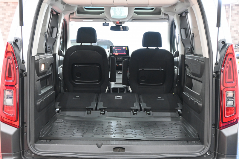 シトロエン ベルランゴ ﾏｯｸｽ BlueHDi XTR Pack　特別仕様車 ACC Pｽﾀ 専用ｼｰﾄ&ｲﾝﾃﾘｱ BSM  ﾊﾟﾉﾗﾏR 純正SDﾅﾋﾞ Carplay ｱﾝﾋﾞｴﾝｽﾗｲﾄ 専用ｴｸｽﾃﾘｱ&専用17ｲﾝﾁAW　2年保証付