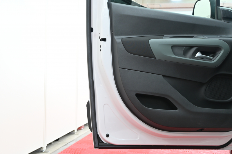 シトロエン ベルランゴ ﾏｯｸｽ BlueHDi XTR Pack　特別仕様車 ACC Pｽﾀ 専用ｼｰﾄ&ｲﾝﾃﾘｱ BSM  ﾊﾟﾉﾗﾏR 純正SDﾅﾋﾞ Carplay ｱﾝﾋﾞｴﾝｽﾗｲﾄ 専用ｴｸｽﾃﾘｱ&専用17ｲﾝﾁAW　2年保証付