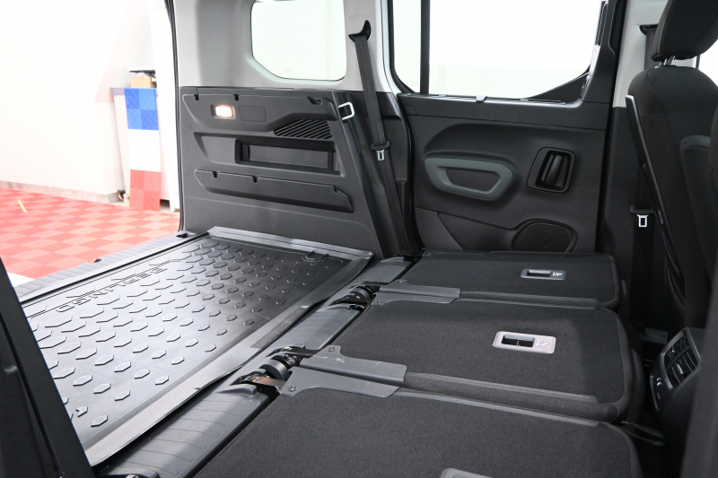 シトロエン ベルランゴ ﾏｯｸｽ BlueHDi XTR Pack　特別仕様車 ACC Pｽﾀ 専用ｼｰﾄ&ｲﾝﾃﾘｱ BSM  ﾊﾟﾉﾗﾏR 純正SDﾅﾋﾞ Carplay ｱﾝﾋﾞｴﾝｽﾗｲﾄ 専用ｴｸｽﾃﾘｱ&専用17ｲﾝﾁAW　2年保証付