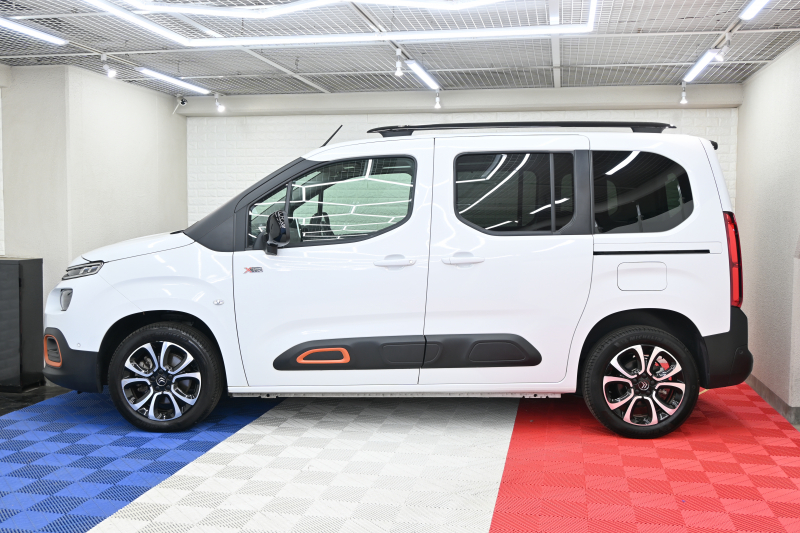 シトロエン ベルランゴ ﾏｯｸｽ BlueHDi XTR Pack　特別仕様車 ACC Pｽﾀ 専用ｼｰﾄ&ｲﾝﾃﾘｱ BSM  ﾊﾟﾉﾗﾏR 純正SDﾅﾋﾞ Carplay ｱﾝﾋﾞｴﾝｽﾗｲﾄ 専用ｴｸｽﾃﾘｱ&専用17ｲﾝﾁAW　2年保証付