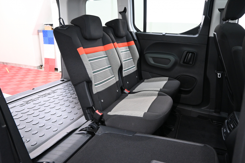 シトロエン ベルランゴ ﾏｯｸｽ BlueHDi XTR Pack　特別仕様車 ACC Pｽﾀ 専用ｼｰﾄ&ｲﾝﾃﾘｱ BSM  ﾊﾟﾉﾗﾏR 純正SDﾅﾋﾞ Carplay ｱﾝﾋﾞｴﾝｽﾗｲﾄ 専用ｴｸｽﾃﾘｱ&専用17ｲﾝﾁAW　2年保証付