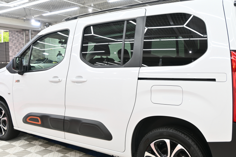 シトロエン ベルランゴ ﾏｯｸｽ BlueHDi XTR Pack　特別仕様車 ACC Pｽﾀ 専用ｼｰﾄ&ｲﾝﾃﾘｱ BSM  ﾊﾟﾉﾗﾏR 純正SDﾅﾋﾞ Carplay ｱﾝﾋﾞｴﾝｽﾗｲﾄ 専用ｴｸｽﾃﾘｱ&専用17ｲﾝﾁAW　2年保証付