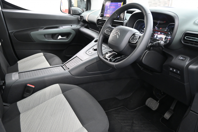 シトロエン ベルランゴ ﾏｯｸｽ BlueHDi XTR Pack　特別仕様車 ACC Pｽﾀ 専用ｼｰﾄ&ｲﾝﾃﾘｱ BSM  ﾊﾟﾉﾗﾏR 純正SDﾅﾋﾞ Carplay ｱﾝﾋﾞｴﾝｽﾗｲﾄ 専用ｴｸｽﾃﾘｱ&専用17ｲﾝﾁAW　2年保証付