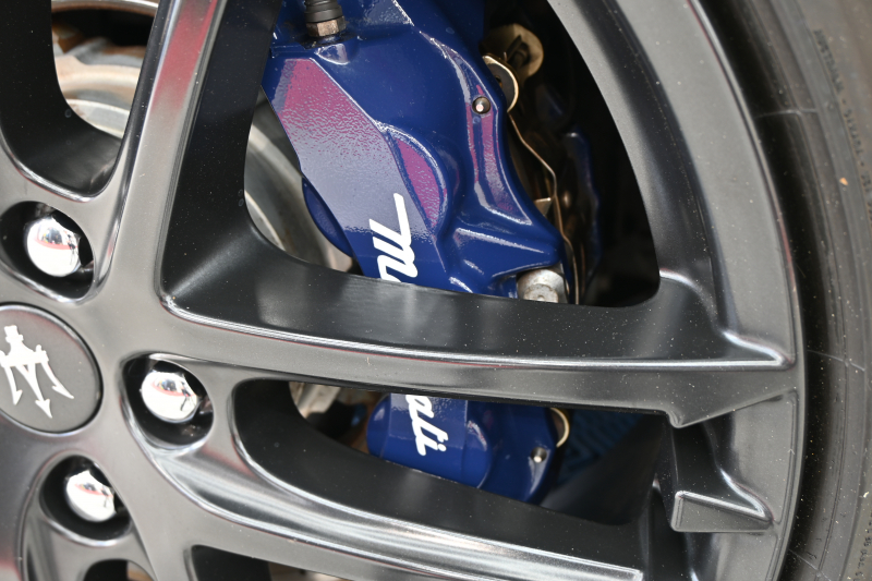 マセラティ グランツーリズモ ｽﾎﾟｰﾂ MCｵｰﾄｼﾌﾄ　ｱﾙｶﾝﾀｰﾗPKG ﾃﾞｨｰﾌﾟﾌﾞﾙｰｱﾙｶﾝﾀｰﾗ×黒革ｼｰﾄ&ｶｰﾎﾞﾝｲﾝﾃﾘｱﾄﾘﾑ  純正ﾅﾋﾞTV Bｶﾒﾗ ｱﾙｶﾝﾀｰﾗ×本革ｽﾃｱ&ﾊﾟﾄﾞﾙｼﾌﾄ 20ｲﾝﾁMCﾏｯﾄｸﾞﾗﾌｧｲﾄﾘﾑAW ﾌﾞﾙｰｷｬﾘﾊﾟｰ　2年保証付