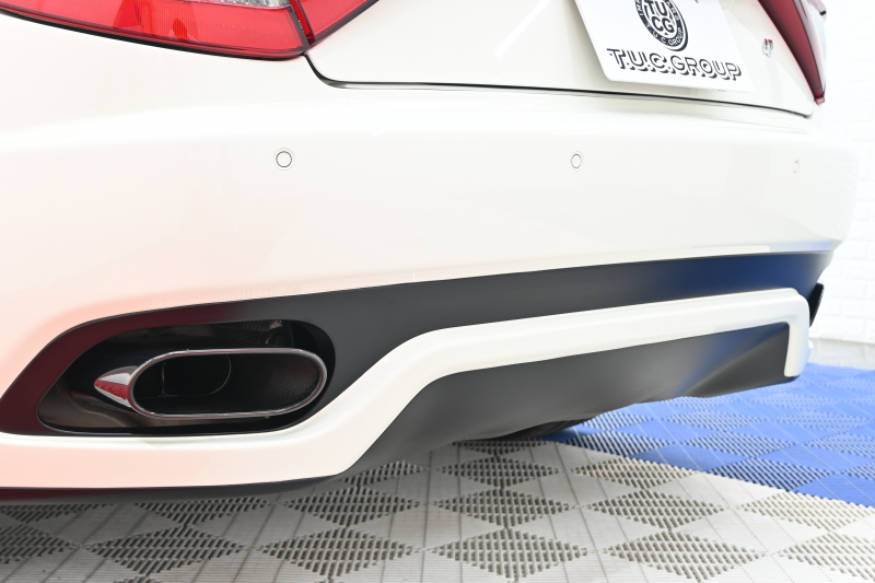 マセラティ グランツーリズモ ｽﾎﾟｰﾂ MCｵｰﾄｼﾌﾄ　ｱﾙｶﾝﾀｰﾗPKG ﾃﾞｨｰﾌﾟﾌﾞﾙｰｱﾙｶﾝﾀｰﾗ×黒革ｼｰﾄ&ｶｰﾎﾞﾝｲﾝﾃﾘｱﾄﾘﾑ  純正ﾅﾋﾞTV Bｶﾒﾗ ｱﾙｶﾝﾀｰﾗ×本革ｽﾃｱ&ﾊﾟﾄﾞﾙｼﾌﾄ 20ｲﾝﾁMCﾏｯﾄｸﾞﾗﾌｧｲﾄﾘﾑAW ﾌﾞﾙｰｷｬﾘﾊﾟｰ　2年保証付