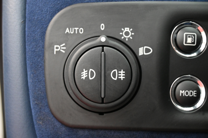 マセラティ グランツーリズモ ｽﾎﾟｰﾂ MCｵｰﾄｼﾌﾄ　ｱﾙｶﾝﾀｰﾗPKG ﾃﾞｨｰﾌﾟﾌﾞﾙｰｱﾙｶﾝﾀｰﾗ×黒革ｼｰﾄ&ｶｰﾎﾞﾝｲﾝﾃﾘｱﾄﾘﾑ  純正ﾅﾋﾞTV Bｶﾒﾗ ｱﾙｶﾝﾀｰﾗ×本革ｽﾃｱ&ﾊﾟﾄﾞﾙｼﾌﾄ 20ｲﾝﾁMCﾏｯﾄｸﾞﾗﾌｧｲﾄﾘﾑAW ﾌﾞﾙｰｷｬﾘﾊﾟｰ　2年保証付