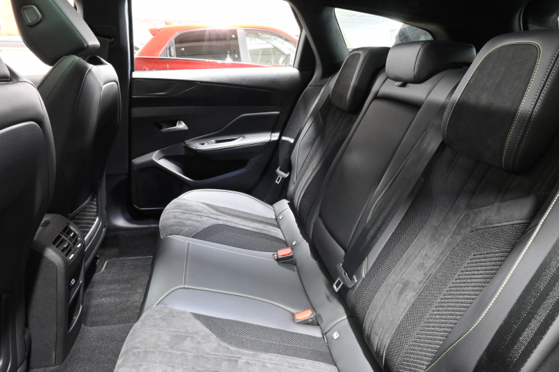 プジョー 308 308SW GT ﾌﾞﾙｰHDi　☆期間限定掲載☆ ACC BSM ｽﾏｰﾄｷｰ 専用ｽﾎﾟｰﾂｼｰﾄ ﾊﾟﾉﾗﾏSR Carplay i-Connect 360ｶﾒﾗ 自動Rｹﾞｰﾄ OZ18AW　新車保証