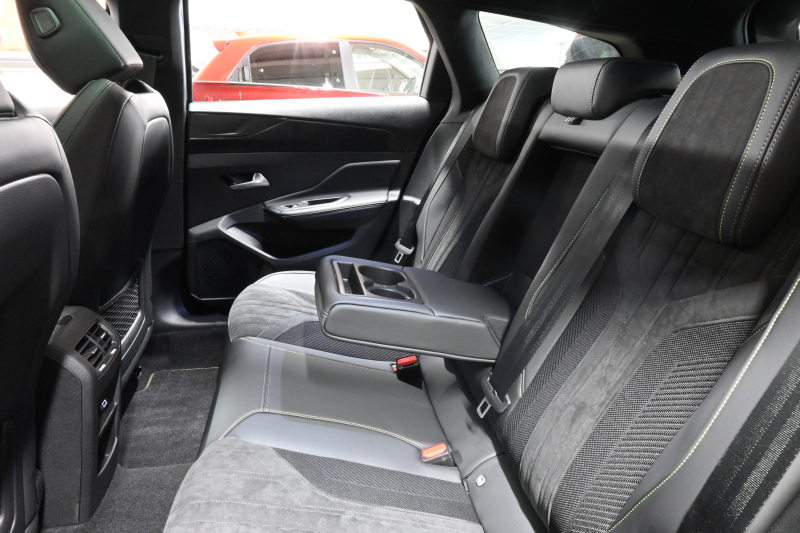 プジョー 308 308SW GT ﾌﾞﾙｰHDi　☆期間限定掲載☆ ACC BSM ｽﾏｰﾄｷｰ 専用ｽﾎﾟｰﾂｼｰﾄ ﾊﾟﾉﾗﾏSR Carplay i-Connect 360ｶﾒﾗ 自動Rｹﾞｰﾄ OZ18AW　新車保証