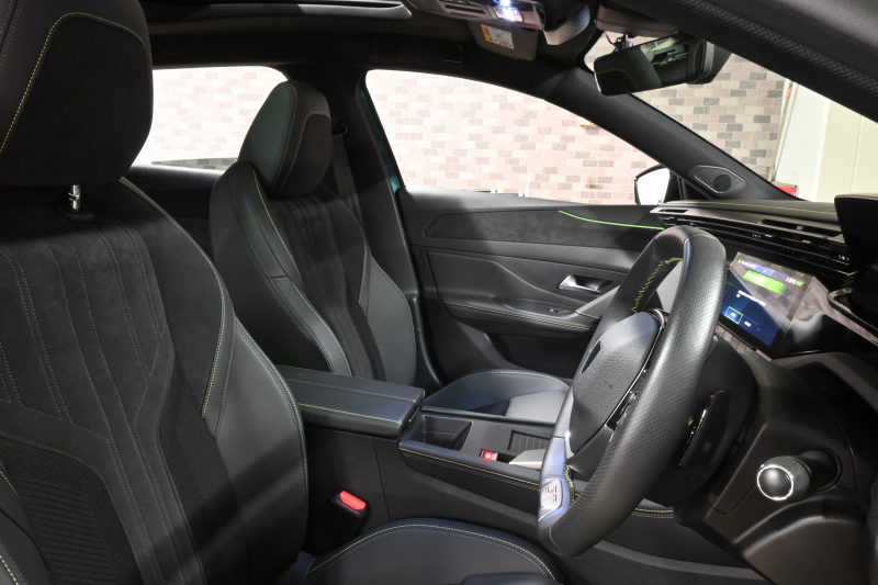 プジョー 308 308SW GT ﾌﾞﾙｰHDi　☆期間限定掲載☆ ACC BSM ｽﾏｰﾄｷｰ 専用ｽﾎﾟｰﾂｼｰﾄ ﾊﾟﾉﾗﾏSR Carplay i-Connect 360ｶﾒﾗ 自動Rｹﾞｰﾄ OZ18AW　新車保証