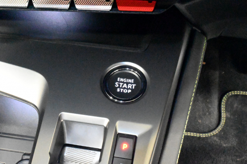 プジョー 308 308SW GT ﾌﾞﾙｰHDi　☆期間限定掲載☆ ACC BSM ｽﾏｰﾄｷｰ 専用ｽﾎﾟｰﾂｼｰﾄ ﾊﾟﾉﾗﾏSR Carplay i-Connect 360ｶﾒﾗ 自動Rｹﾞｰﾄ OZ18AW　新車保証