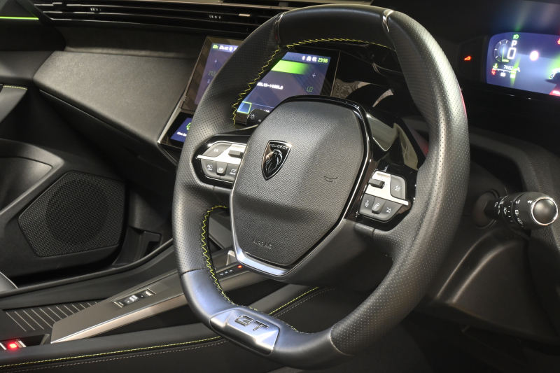 プジョー 308 308SW GT ﾌﾞﾙｰHDi　☆期間限定掲載☆ ACC BSM ｽﾏｰﾄｷｰ 専用ｽﾎﾟｰﾂｼｰﾄ ﾊﾟﾉﾗﾏSR Carplay i-Connect 360ｶﾒﾗ 自動Rｹﾞｰﾄ OZ18AW　新車保証