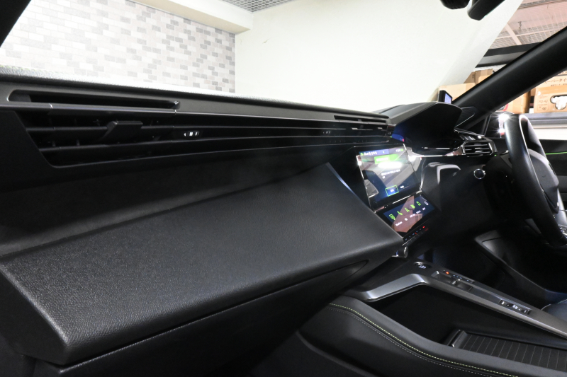 プジョー 308 308SW GT ﾌﾞﾙｰHDi　☆期間限定掲載☆ ACC BSM ｽﾏｰﾄｷｰ 専用ｽﾎﾟｰﾂｼｰﾄ ﾊﾟﾉﾗﾏSR Carplay i-Connect 360ｶﾒﾗ 自動Rｹﾞｰﾄ OZ18AW　新車保証