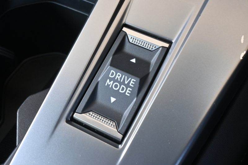 プジョー 308 308SW GT ﾌﾞﾙｰHDi　☆期間限定掲載☆ ACC BSM ｽﾏｰﾄｷｰ 専用ｽﾎﾟｰﾂｼｰﾄ ﾊﾟﾉﾗﾏSR Carplay i-Connect 360ｶﾒﾗ 自動Rｹﾞｰﾄ OZ18AW　新車保証