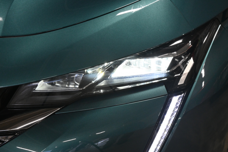 プジョー 308 308SW GT ﾌﾞﾙｰHDi　☆期間限定掲載☆ ACC BSM ｽﾏｰﾄｷｰ 専用ｽﾎﾟｰﾂｼｰﾄ ﾊﾟﾉﾗﾏSR Carplay i-Connect 360ｶﾒﾗ 自動Rｹﾞｰﾄ OZ18AW　新車保証