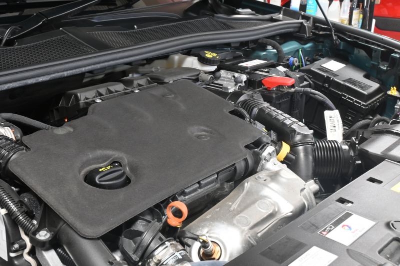 プジョー 308 308SW GT ﾌﾞﾙｰHDi　☆期間限定掲載☆ ACC BSM ｽﾏｰﾄｷｰ 専用ｽﾎﾟｰﾂｼｰﾄ ﾊﾟﾉﾗﾏSR Carplay i-Connect 360ｶﾒﾗ 自動Rｹﾞｰﾄ OZ18AW　新車保証