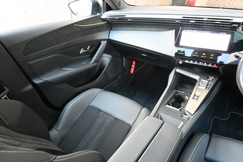 プジョー 308 308SW GT ﾌﾞﾙｰHDi　☆期間限定掲載☆ ACC BSM ｽﾏｰﾄｷｰ 専用ｽﾎﾟｰﾂｼｰﾄ ﾊﾟﾉﾗﾏSR Carplay i-Connect 360ｶﾒﾗ 自動Rｹﾞｰﾄ OZ18AW　新車保証