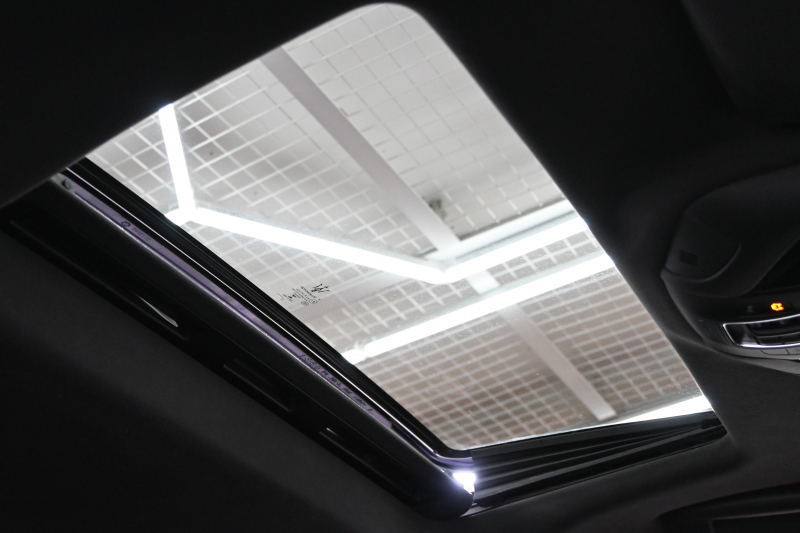 マセラティ ギブリ ｸﾞﾗﾝｽﾎﾟｰﾂ ﾄﾞﾗｲﾊﾞｰｽﾞｱｼｽﾀﾝｽ&ﾂｰﾘﾝｸﾞP　後期 ACC BSM LKA 黒革 SR 8.4ｲﾝﾁMTC+ Carplay 自動ﾄﾗﾝｸ 21ｲﾝﾁﾁﾀｰﾉAW ｽｶｲﾌｯｸｻｽ LED　2年保証付