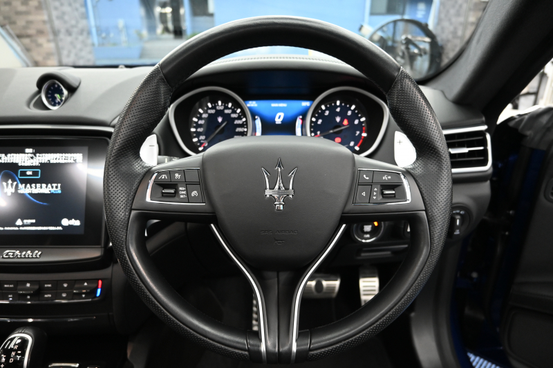 マセラティ ギブリ ｸﾞﾗﾝｽﾎﾟｰﾂ ﾄﾞﾗｲﾊﾞｰｽﾞｱｼｽﾀﾝｽ&ﾂｰﾘﾝｸﾞP　後期 ACC BSM LKA 黒革 SR 8.4ｲﾝﾁMTC+ Carplay 自動ﾄﾗﾝｸ 21ｲﾝﾁﾁﾀｰﾉAW ｽｶｲﾌｯｸｻｽ LED　2年保証付