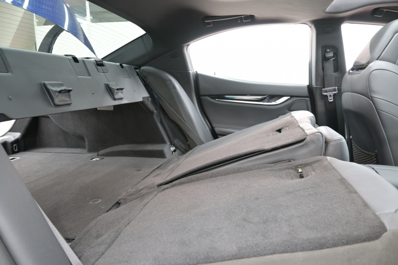 マセラティ ギブリ ｸﾞﾗﾝｽﾎﾟｰﾂ ﾄﾞﾗｲﾊﾞｰｽﾞｱｼｽﾀﾝｽ&ﾂｰﾘﾝｸﾞP　後期 ACC BSM LKA 黒革 SR 8.4ｲﾝﾁMTC+ Carplay 自動ﾄﾗﾝｸ 21ｲﾝﾁﾁﾀｰﾉAW ｽｶｲﾌｯｸｻｽ LED　2年保証付