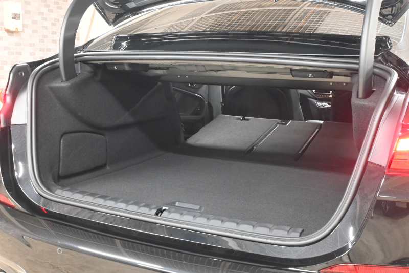 BMW 2シリーズ 218dｸﾞﾗﾝｸｰﾍﾟ Mｽﾎﾟｰﾂ ﾌﾟﾗｽﾊﾟｯｹｰｼﾞ　ｺﾝﾌｫA 黒革 ﾊﾟﾉﾗﾏｻﾝﾙｰﾌ iDriveﾅﾋﾞ Bｶﾒﾗ HiFiｽﾋﾟｰｶｰ LEDﾍｯﾄﾞﾗｲﾄ　新車保証